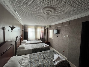 Standard Triple Room, Sea View | Desk, laptop workspace, soundproofing, free WiFi - Hotel Red Rose (Istanbul)