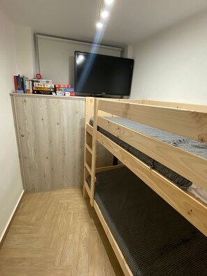 2 室のベッドルーム、WiFi、ベッドシーツ