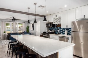 Fridge, microwave, oven, stovetop - Old Town, Single story w/Pool, Bunk Beds, Bocce, Putt-Putt, & Pool Table! (Scottsdale)