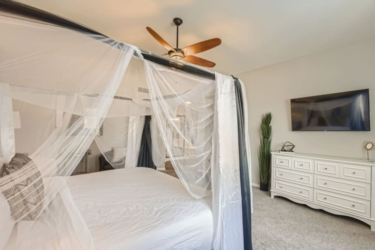 5 Schlafzimmer, Schreibtisch, Bügeleisen/Bügelbrett, Reisekinderbett