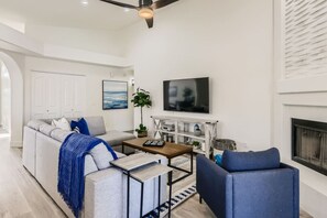 Smart TV, ping pong - Sun-Kissed Scottsdale Sanctuary, Heated Pool, Spa, Putt-Putt, Bocce, Bowling! (Scottsdale)