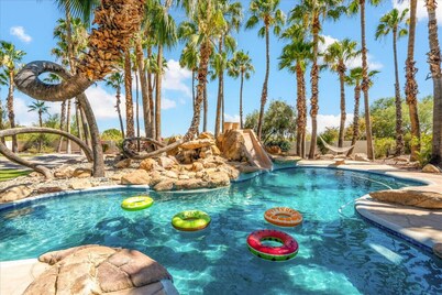 Resort Style Estate, 2 Houses, Putt-Putt Course, B-ball Court, Heated Pool