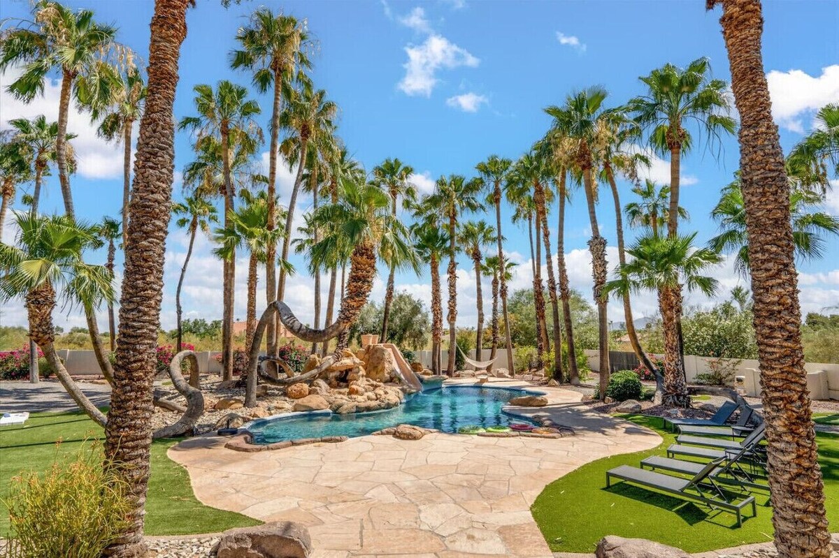 Resort Style Estate, 2 Houses, Putt-Putt Course, B-ball Court, Heated Pool