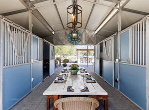 Outdoor dining - Multi-Million Dollar Estate, Pickle Ball, Heated Pool, Spa, B-Ball, Putt-Putt (Phoenix)