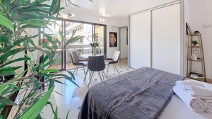 Iron/ironing board - N&J - POP ART - Central - Balcony (Niza)