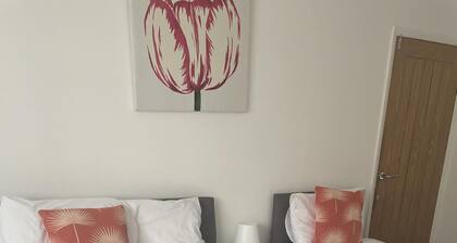 Immaculate 3-bed House in Luton