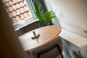 เบสิกอพาร์ทเมนท์, 1 ห้องนอน | ห้องรับประทานอาหาร