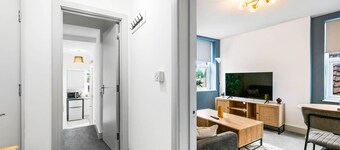 1 Bdr Modern Living in The Old Bank Hse