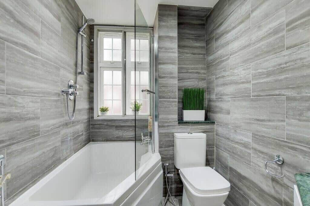 Departamento Royal, 3 habitaciones | Baño | Regadera tipo lluvia, secadora de cabello, toallas, jabón 