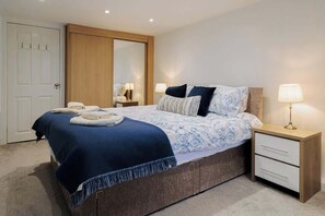 Unclassified image, 5 of 16, button