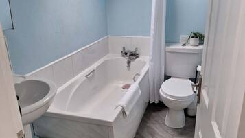 Bruser, hårtørrer, håndklæder