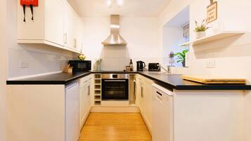 Fridge, microwave, oven, dishwasher