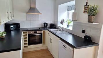 Køleskab, mikrobølgeovn, ovn, opvaskemaskine