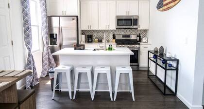 Beach 2 blocks with parking and Patio