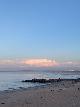En la playa, arena blanca