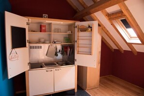 Comfort Loft | Private kitchen | Full-sized fridge, microwave, stovetop, toaster