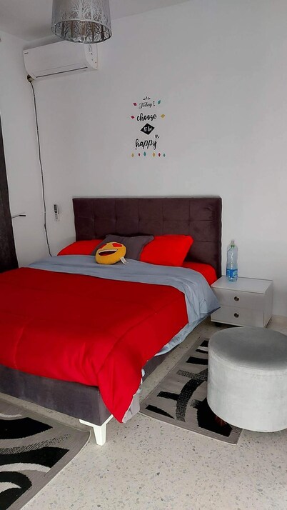 Cozy apartment super Comfortable , very clean and richly furnished.pet-friendly