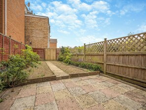 Property grounds - 3 bedroom accommodation in Skegness (Skegness)