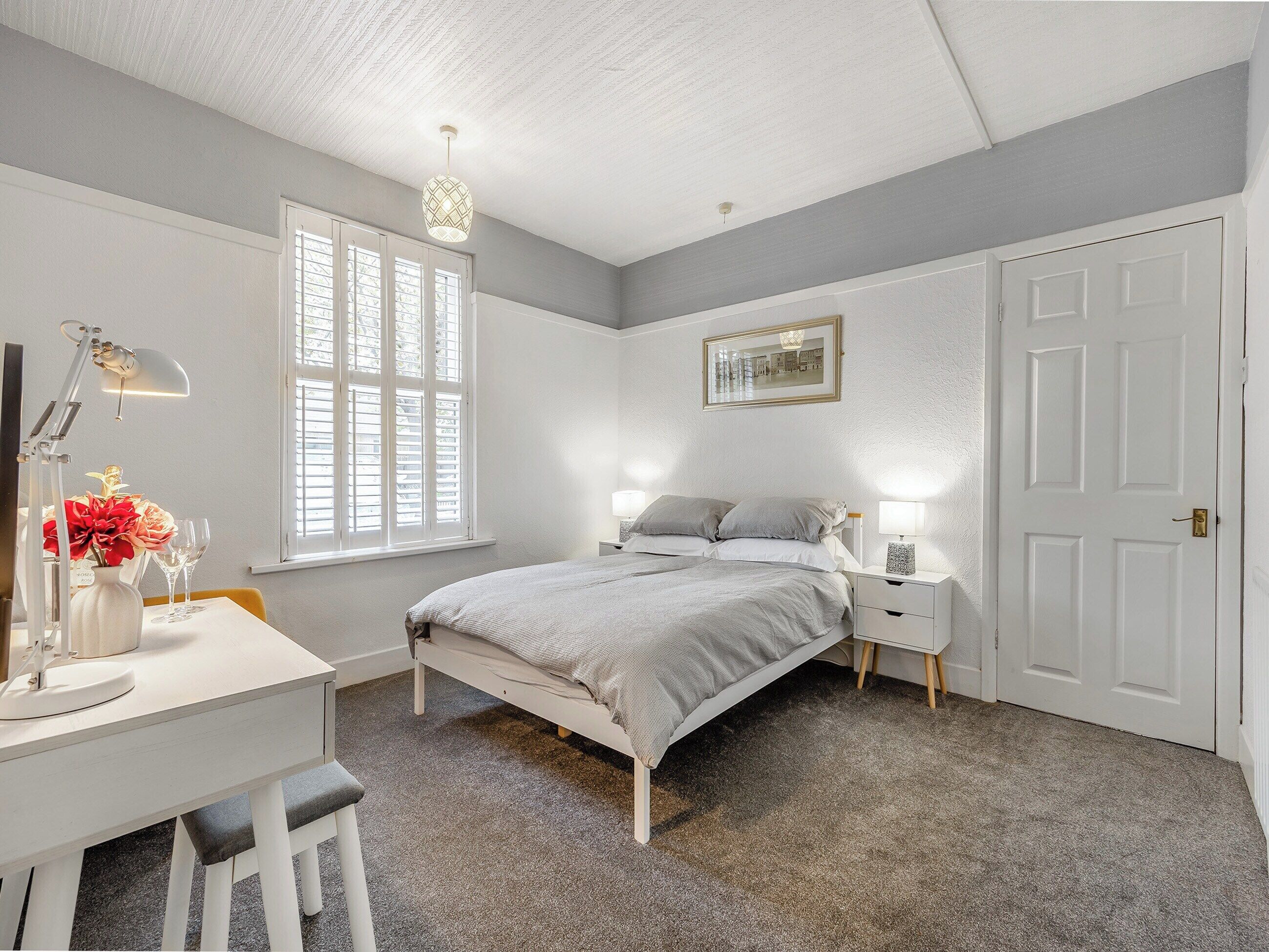 3 عدّة غرف نوم وواي فاي مجانًا وملاءات أسرّة