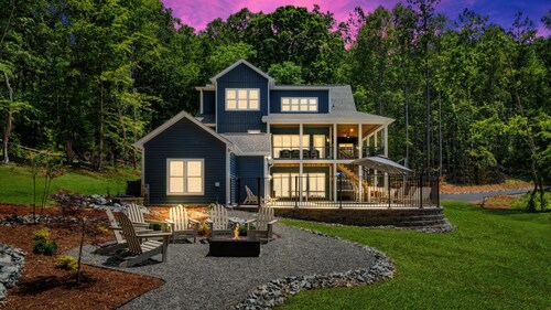 Firefly Estate, Lakefront Luxury w/ Covered Verandas + Heated Salt Pool, Hot Tub, Dock!