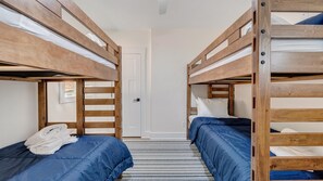 9 bedrooms, WiFi, bed sheets