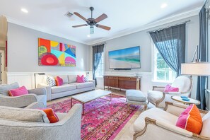 Smart-TV, DVD-Player, Bücher