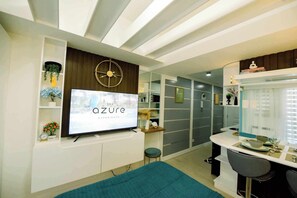 Comfort Condo, 1 Bedroom, Kitchen, City View | In-room dining - Ethan's Crib at Azure North (San Fernando)