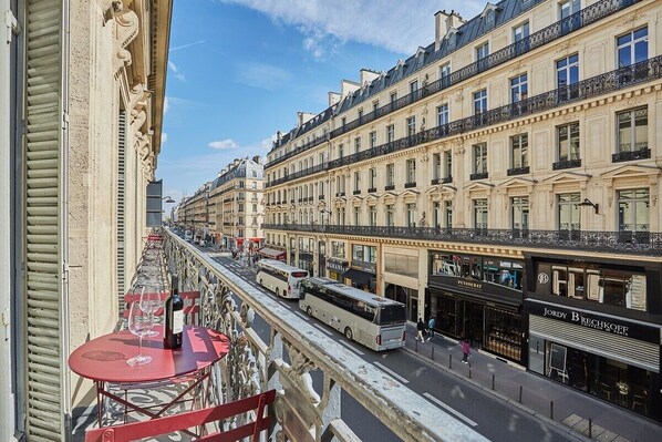 Outdoor dining - Exceptional 4 bedrooms Apartment Opera Vendome (Paris)