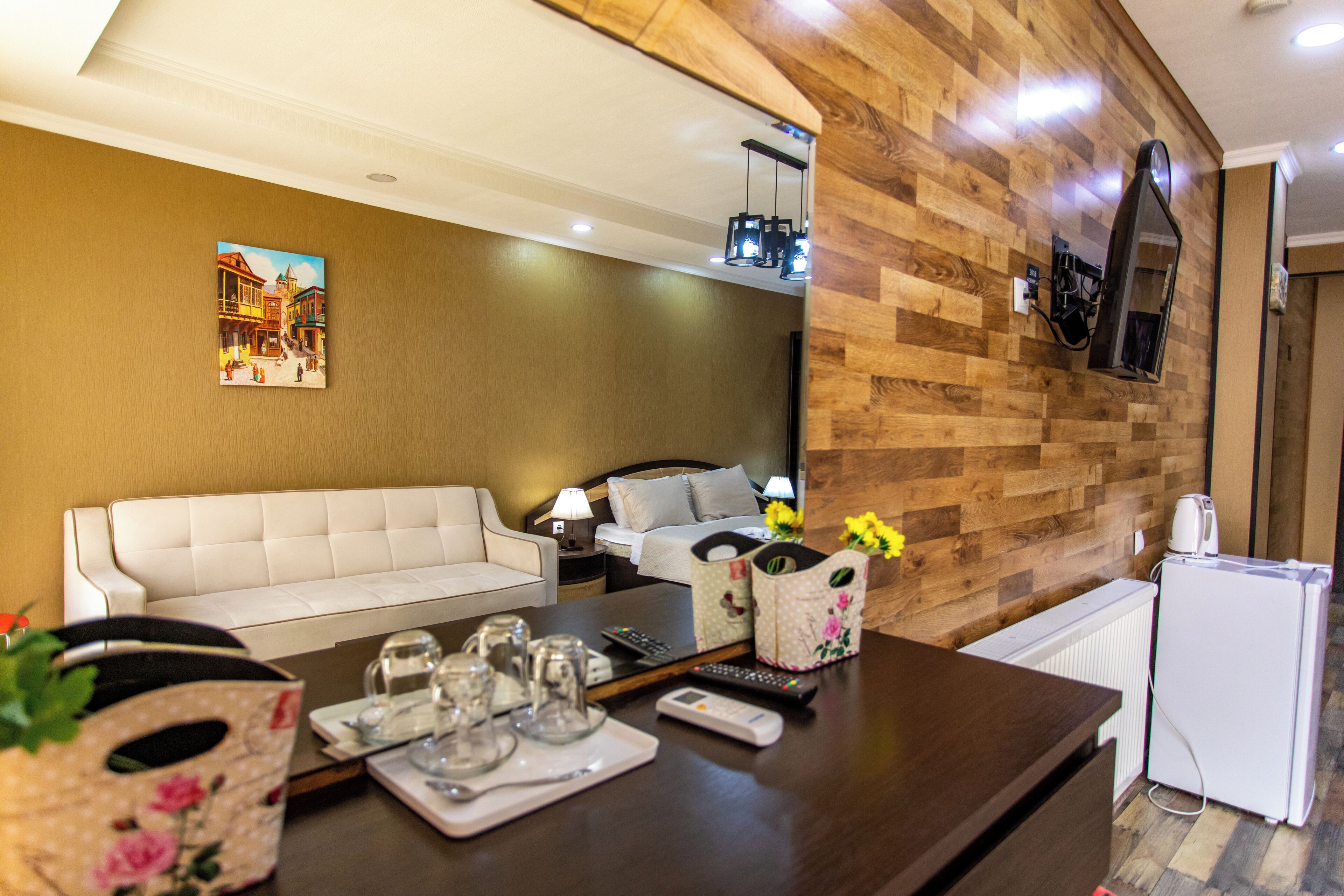 Deluxe Double Room Single Use, Mountain View | Hypo-allergenic bedding, down comforters, pillowtop beds, desk