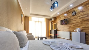 Deluxe Double Room Single Use, Mountain View | Living area - Hotel Dimasi (Kutaisi)