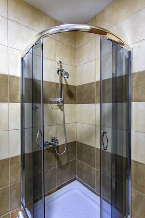 Deluxe Double Room Single Use, Mountain View | Bathroom | Shower, rainfall showerhead, free toiletries, hair dryer - Hotel Dimasi (Kutaisi)