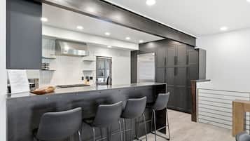 House | Private kitchen | Full-size fridge, microwave, oven, stovetop