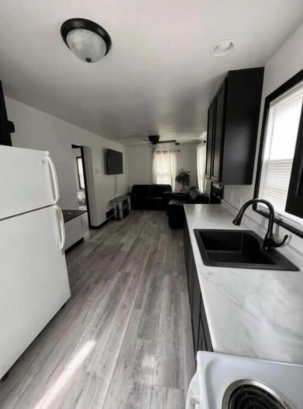 Interior - Presidential Suite Vibes Black White&Gray Garage (Rockford)