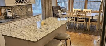 Awesome Lake Home with tons of fun!