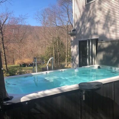 Awesome Lake Home with tons of fun!