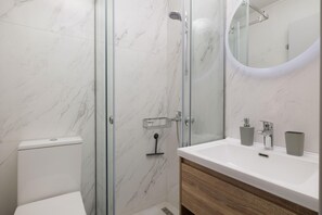 Bathroom - Ilios Properties - Next to Gouvia Beach (Corfu)