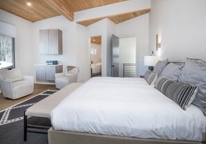 5 bedrooms, WiFi, bed sheets