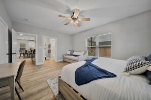 7 室のベッドルーム、デスク、アイロン / アイロン台、WiFi (無料)