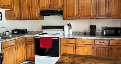 Near Spring River, 2-BR Condo #4 Downtown Hardy