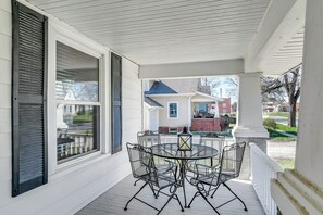 Outdoor dining - Charming Winterset Vacation Rental w/ Yard & Patio (Winterset)
