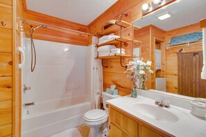 Hair dryer, towels - Cozy Cabin w/ Grill & Fire Pit By Dale Hollow Lake (Byrdstown)