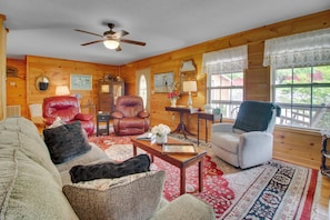 TV, fireplace - Cozy Cabin w/ Grill & Fire Pit By Dale Hollow Lake (Byrdstown)