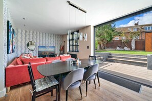 Interior - The Secret Garden (London)