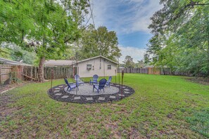 Property grounds - Baton Rouge Home w/ Yard ~ 14 Mi to Downtown! (Baton Rouge)