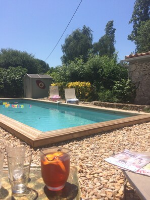 Pool - Spacious, rustic charm for 10, with pool, in Dordogne Aquitaine (La Roquille)