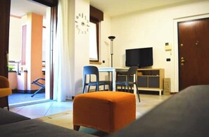 Interior - A stone's throw from Milan
 excellent studio apartment (Cusano Milanino)