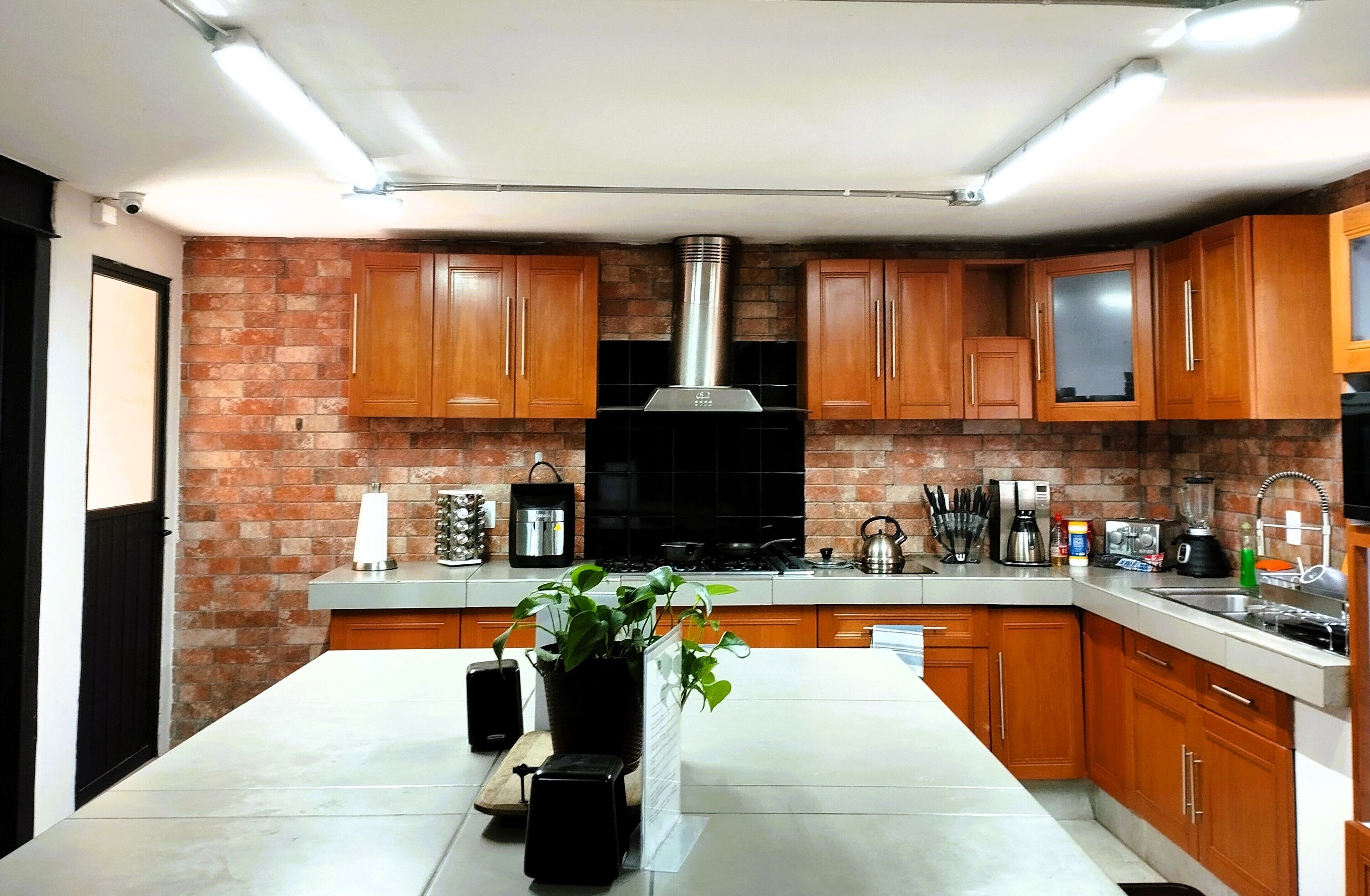 Deluxe Room, Balcony, City View | Shared kitchen | Microwave, stovetop, toaster, blender