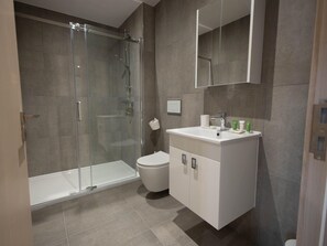 Apartment | Bathroom