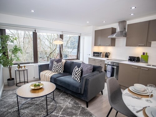 Exeter Cathedral Two-bedroom Stay