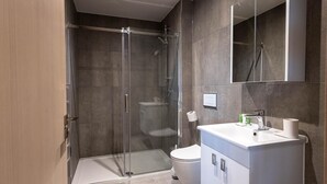 Apartment | Bathroom